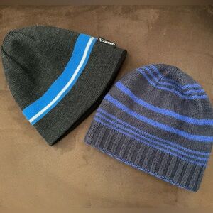 2 reversible kids beenies ⛄️ ❄️